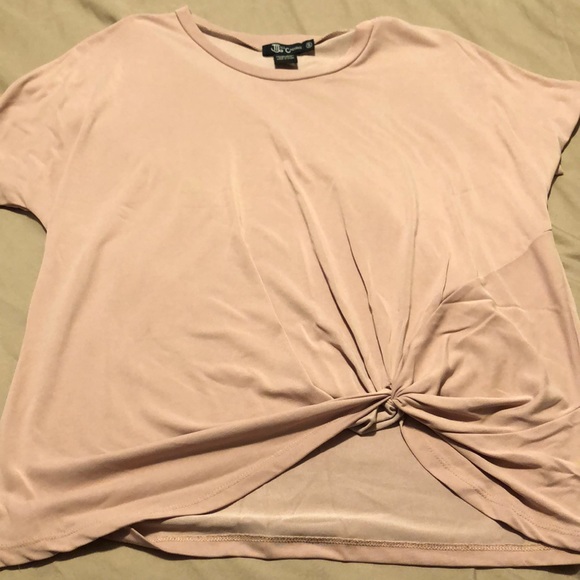 Miss Chievous Tops - Woman’s silky shirt - Sz S